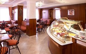 Pension Schloßcafé Hochleitner